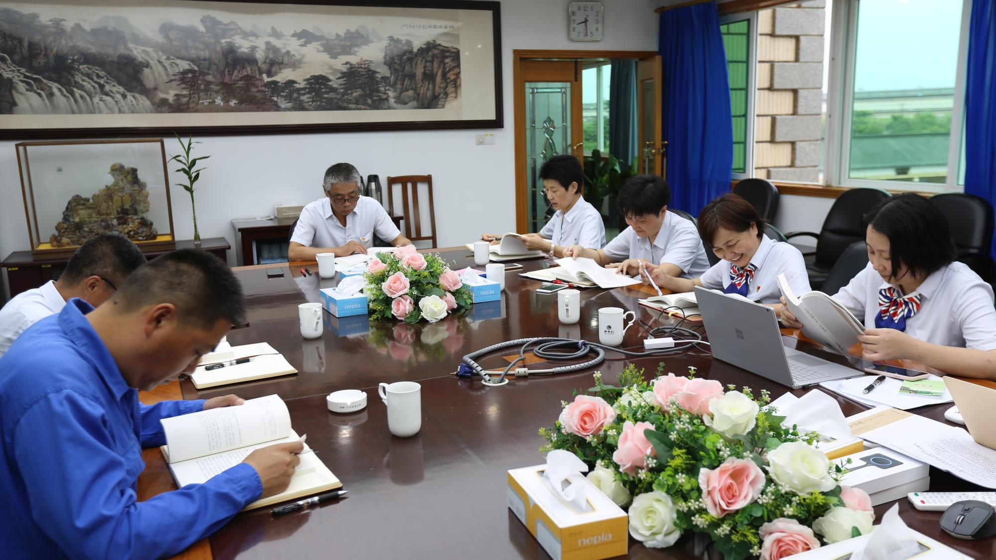 学四史 担使命 争朝夕 ---松鹤公司党支部开展迎“七一”暨重温入党誓词仪式活动